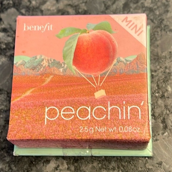 Benefit Cosmetics Peachin’ Golden Nectar Blush golden peach soft-shimmer finish - Picture 8 of 9